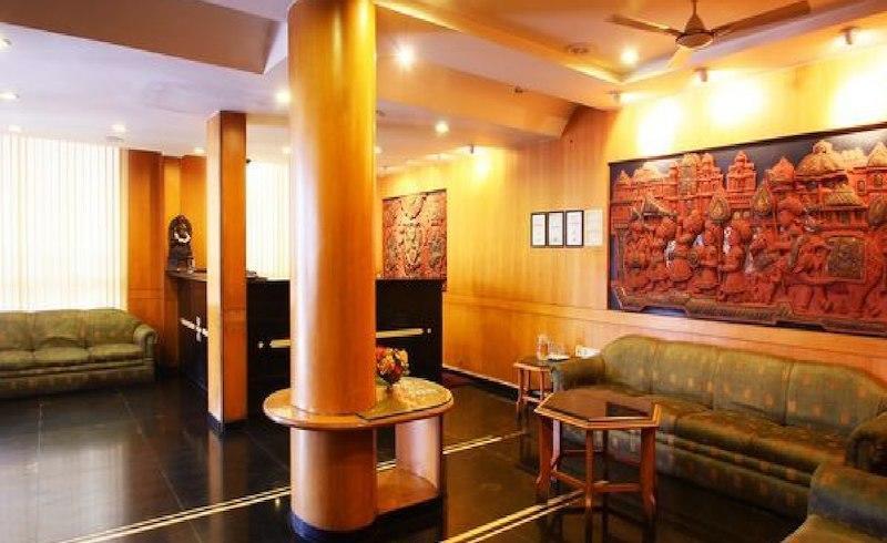 מייזור Hotel Bombay Tiffanys מראה חיצוני תמונה