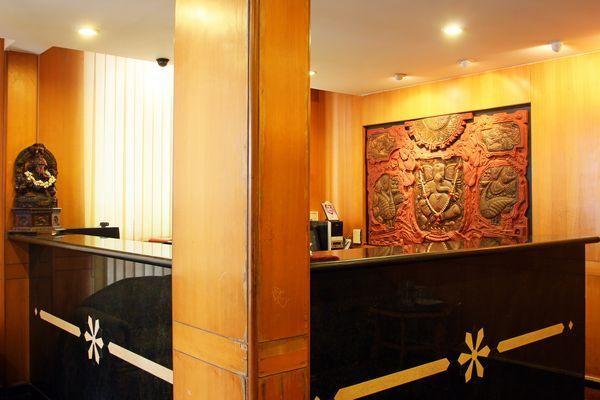 מייזור Hotel Bombay Tiffanys מראה חיצוני תמונה
